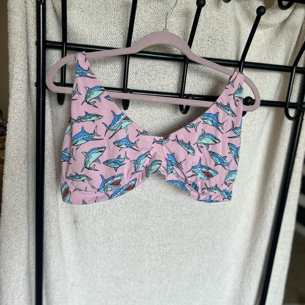 MeUndies Bralette – Size 4X – Pink Shark Print